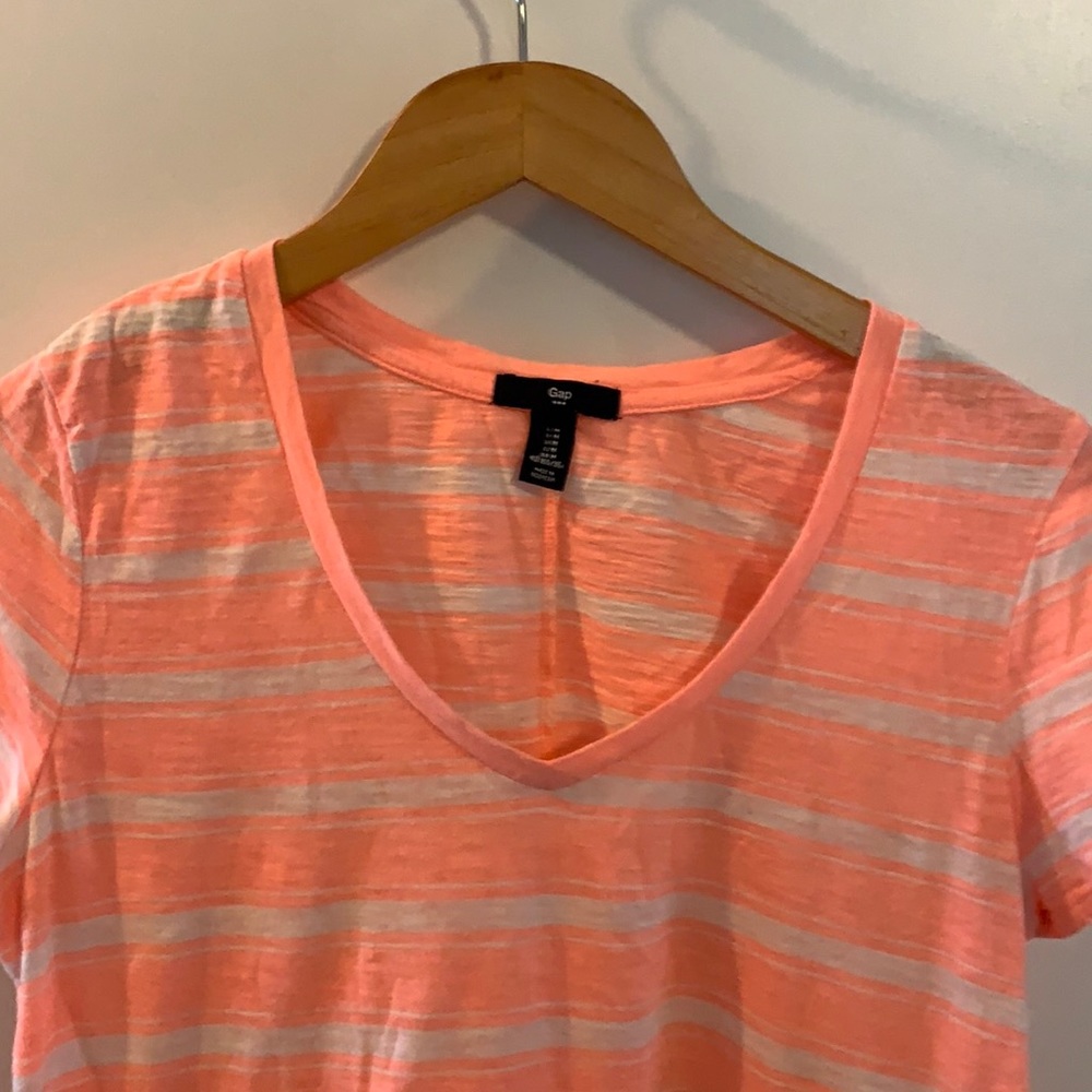 Striped GAP tee